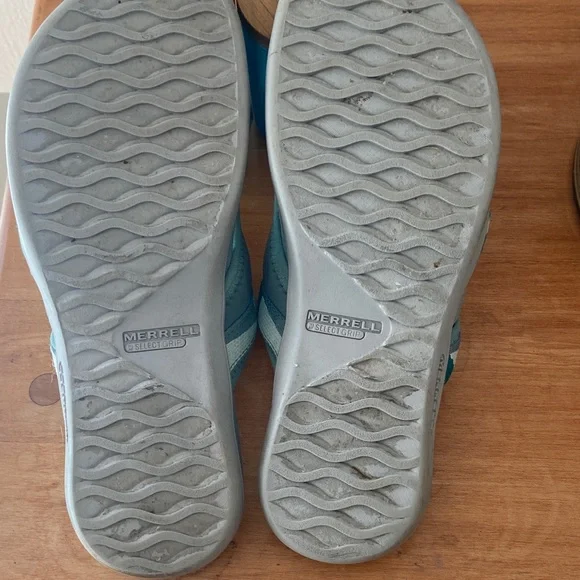 Merrell Women's Teal Sandals - Picture 6 of 7